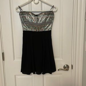 Strapless sequins dress